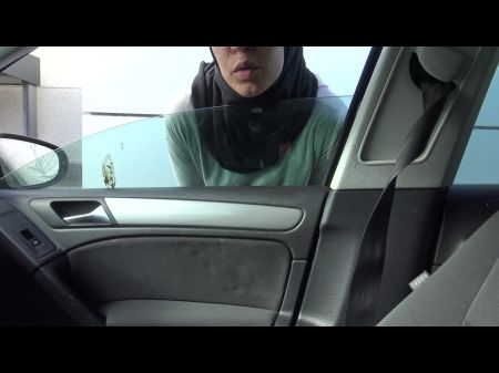 Prostituee Algerienne Avec Un Touriste Dans Sa Voiture Dans Une Banlieue De Marseille