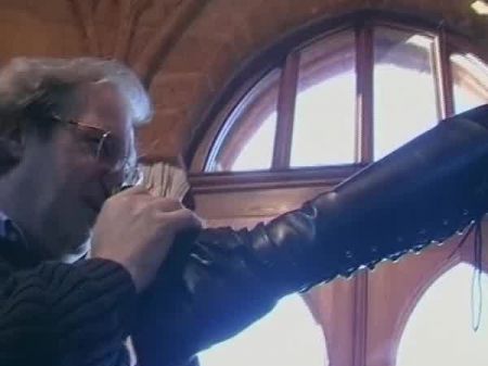 فتاة ألمانية مذهلة ذات شعر أشقر مع المرح مع يا صاح قديم 