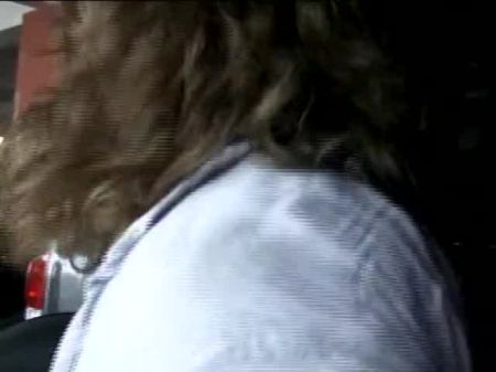 Latina Mit Grossen Titten Und Enger Moese Im Parkhaus Abgeschleppt 