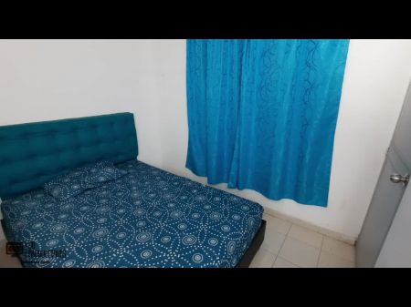 يمارس الجنس مع صديق زوجة زوجي بينما تدفع لها زيارة 