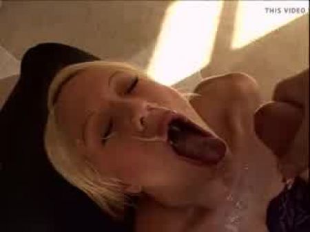 Shyla Stylez nimmt eine riesige Ladung auf ihr Gesicht 