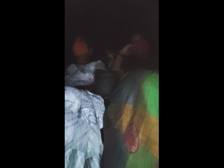 Tamilische Kino öffentliche Brüste Teil 1, Zwei Hausfrauen Brüste Im Cinema Theatre 