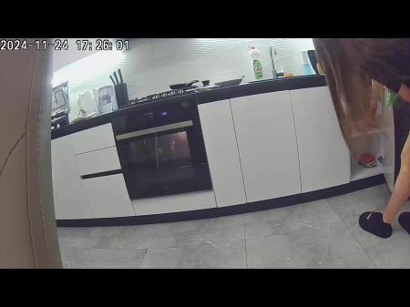 Verdadero Trampa. Una Esposa De Puta Incómoda Folla Con Nuestro Amigo .. 