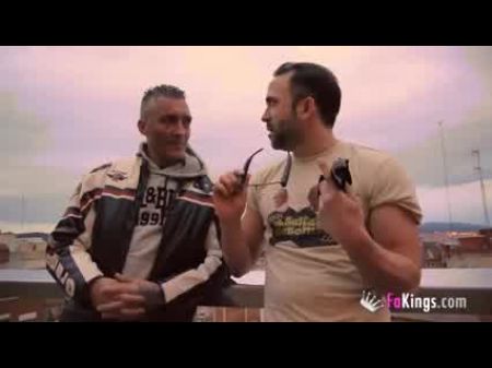 Javitxu beweist uns, dass er jedes Mädchen abholen kann Spanisch 