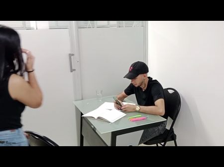 Vayolet的角质女孩喜欢吮吸我的鸡巴，直到她用西班牙语获得我的暨色情
