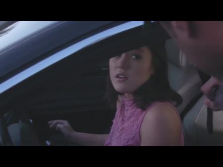 Polizist, der seine Autorität spielt 