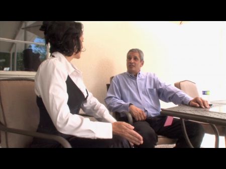 إنها تحب أن يمارس الجنس مع الصراخ مثل ليرجيت 