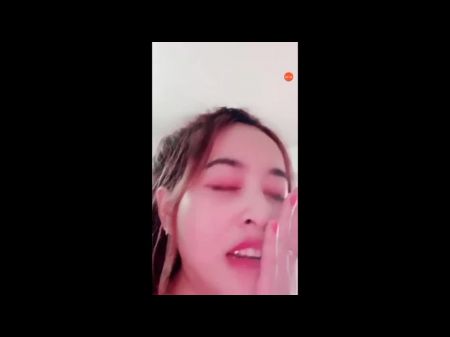 2 فتيات صينيات يستمني على تطبيق Bigo Live ، الجنس السحاقيات 