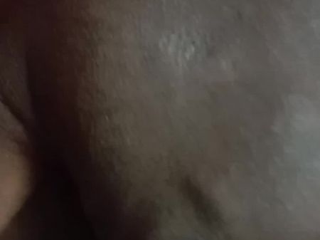 Я видел, как моя жена раздвинула рану, он потер палец и смыл ее 