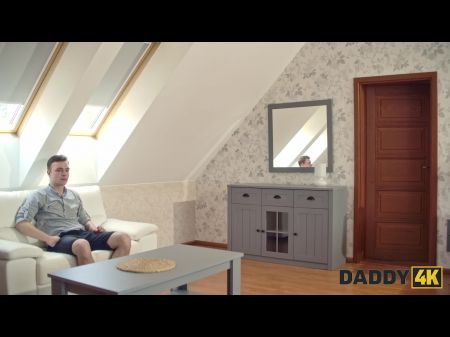 Daddy4k. لقاء خاص مع خطيبة جاي انتهى بها رجله العجوز يمارس الجنس معها 
