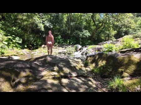 寻找年轻的妈妈，她惊讶地被带走了