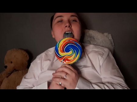 colegiala juega con su coño antes de la escuela Tilly D 