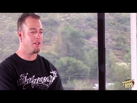 كانت امرأة سمراء أحلام وشغف الشرج عندما شعرت لسانه داخل غنائمها الهائلة 