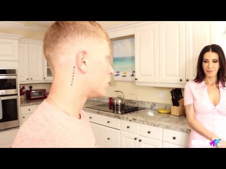 Милфаф Невероятная мамаша Шай Достопримечательности трахнули глубоко 