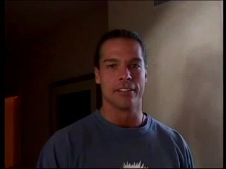 فاتنة مفلس وغاضبة يحصل عليها الأحمق وجمل مارس الجنس في الهواء الطلق 