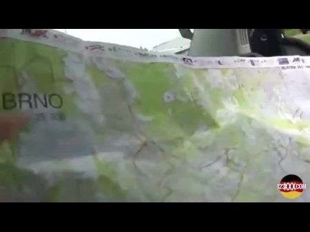 Ela tem os peitos mais bonitos para os quais você já jogou. 