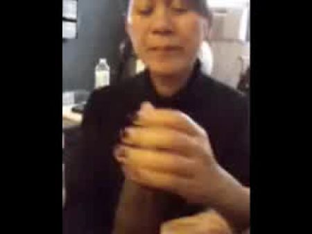 EM. Yang chupa la joven BBC 
