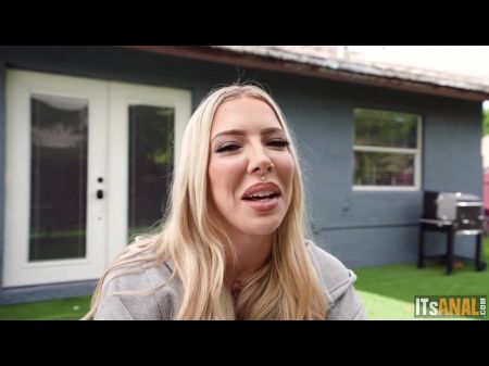 Это анальная грудастая белокурая крошка любит трахаться в заднице полной сцены 