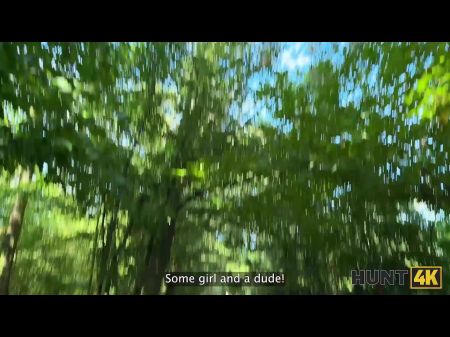 Hunt4k。年轻的金发碧眼的贝贝在hunter上操她的户外时如此努力地mo吟