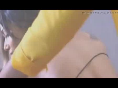 Дези Баба трахает девушку в доме 