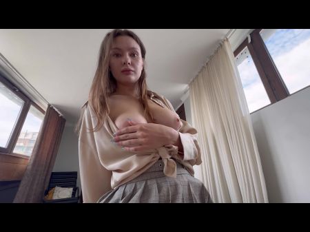 La casera ofrece follarla en lugar de pagar y pide correrse por dentro 