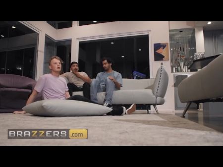 El Novio De Barbie No Puede Saciar Su Apetito, Por Suerte Para Ella, Obtiene 2 Grandes Pollas Para Follar 