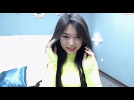 年轻的动漫网络摄像头模型，亚洲猫，裸山雀，自慰