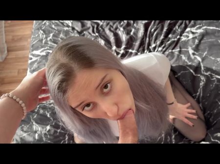 A jovem esposa quer um anal difícil com esperma dentro dela 