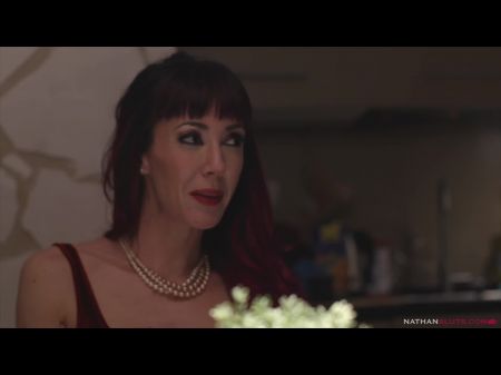 MILF italiano en 4Some obtiene DP y la Estrella facial de Lara de Santis y Sofia 