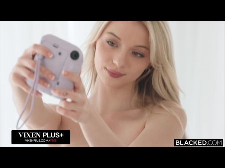 Follada por la rubia rubia negra y trampa Cecelia Taylor es asada por los amigos de Bro 