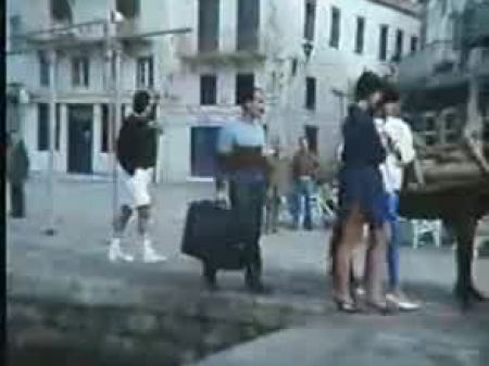 Greek Porn I Kyria Kai O Moytsos (1985)