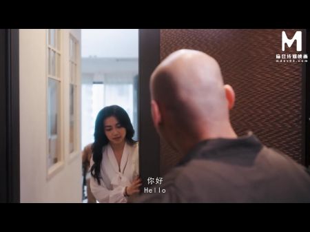 ModelMedia亚洲肌肉性性感水管工他妈的一个不满意的诱人的巨大胸部家庭主妇