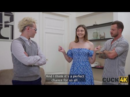 Cuck4k. La puta caliente y tímida está engañando a su esposo justo en frente de él 