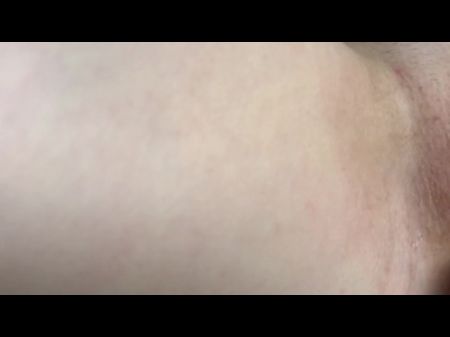 Die ungezogene Muschi braucht mehr Abwechslung. Sperma gefüllte Muschi bekommt Gesichtsorgasm 