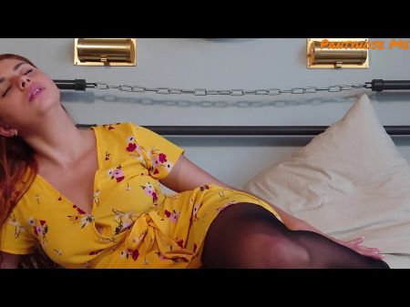 朱莉娅·雷德 (Julia Redd) 穿各种连裤袜戏弄恋物癖 