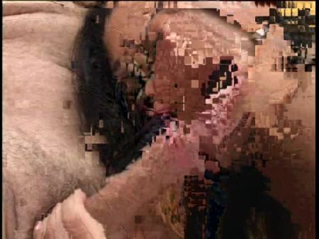 LEGEGE BRUNETTE RUTS ihre Muschi Lippen, während ihr Arsch gefickt wird Amerikaner 