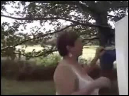 巨大的法国奶奶在外面搞砸了