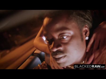 Gefickt von den schwarzen Sexbomben-Models Kelly und Vanessa teilen sich einen BBC 