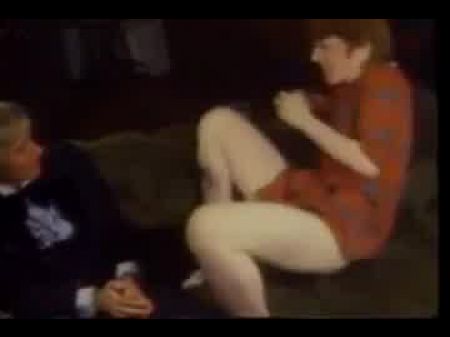 Fa Die Perfekte Ehefrau Wird Alles Für Ihren Mann Tun 