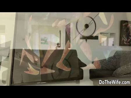 Ama De Casa Tetona Allison Moore Invita A Una Pareja A Una Fiesta Swinger 