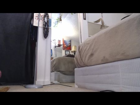 744 desfile de bragas y luego me follo con varios consoladores, progresivamente más grandes hasta el orgasmo 