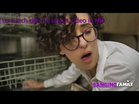 – ستيبرو يضاجعني بينما أنا عالقة 