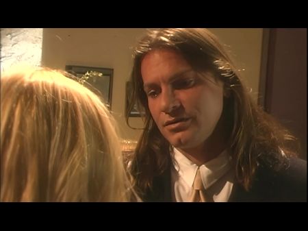 jessica vuelve a tener sexo con sus grandes tetas y culo maduros 