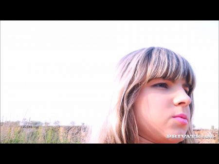 Private sexy Gina macht sich in ihrem Urlaub schmutzig 