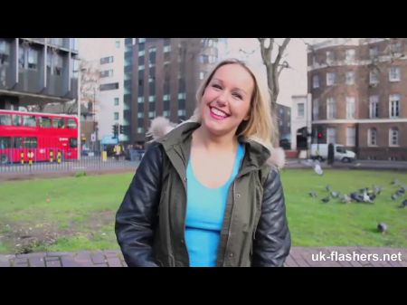 zeigt allen Arbeitern ihre Muschi 