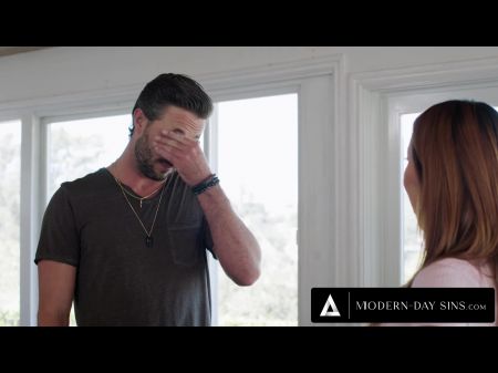 Moderne Sexy wird während eines großen Streits von einem wütenden Mitbewohner hart gefickt + ins Gesicht gespritzt 