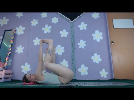 Yoga Exercise Livestream Latina Display Nipple Slip