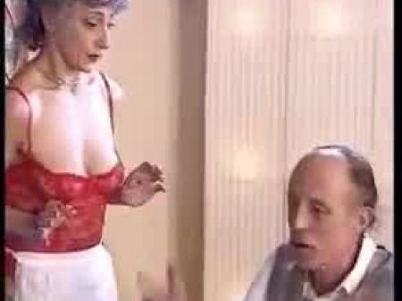 richard se folla a 2 viejas abuelas en todos los agujeros por objetivo 