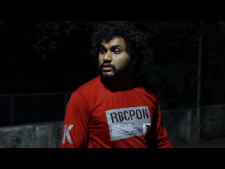 Nachtfick auf der Terrasse mit Freundin, während ihre Eltern nicht zu Hause waren, rief sie ihren Freund an und machte harten Fick auf der Terrasse 