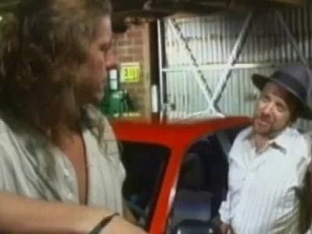 Frau, die auf sexuelles Vergnügen aus ist, betrügt ihren Ehemann sc 03 